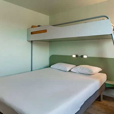 Ibis Budget Marne La Vallée Combault 2*