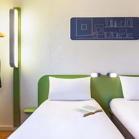 Ibis Budget Marne La Vallee Combault 2*