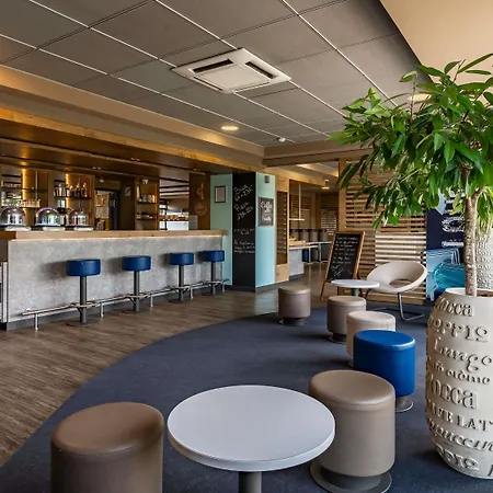 Ibis Budget Marne La Vallee Combault 퐁토 콩보