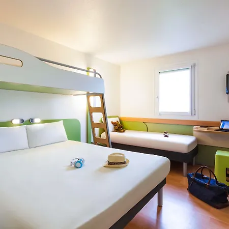 Ibis Budget Marne La Vallee Combault 호텔 2*